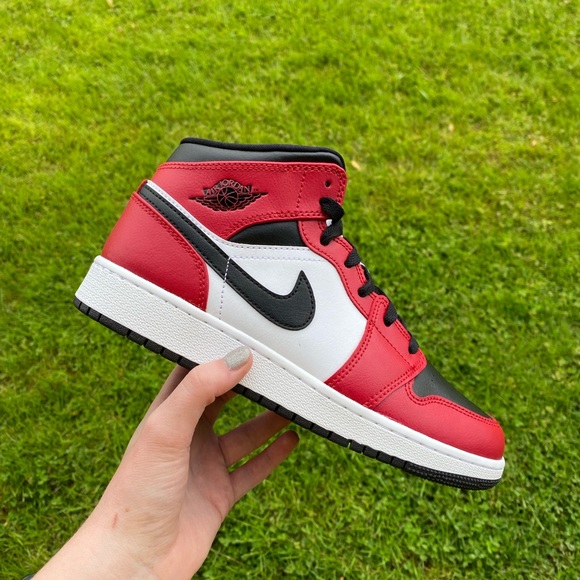 Jordan Mid Chicago 2020 On Feet Jordan Shoes Nike Air Jordan Mid